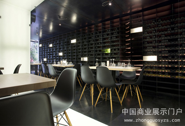 雅典Scala Vinoteca葡萄酒店展示柜设计